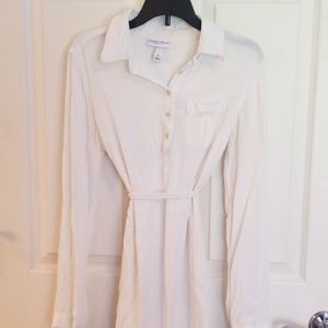 Liz Lange maternity dress top